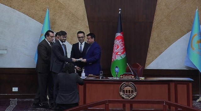 Government presents 452 billion afghanis 2021 budget to parliament