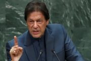 انتقاد عمران خان از سیاست حکومت شهباز شریف در قبال افغانستان