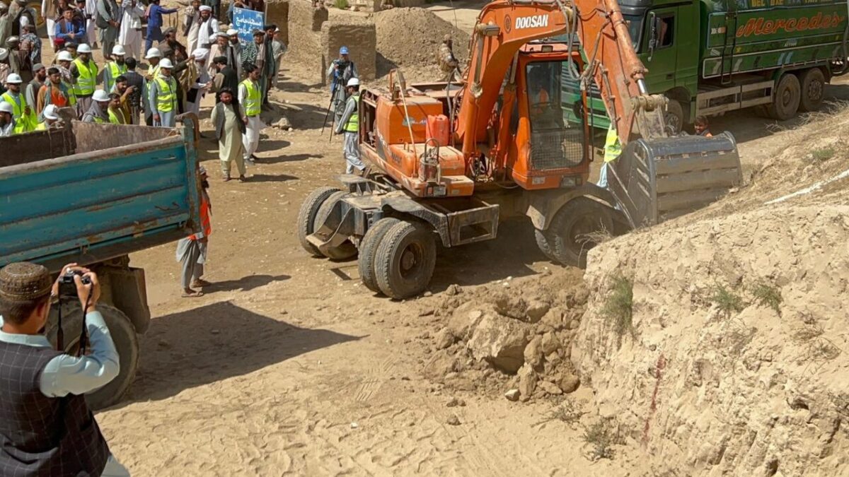 آغاز کار بازسازی جاده‌ها در جوزجان