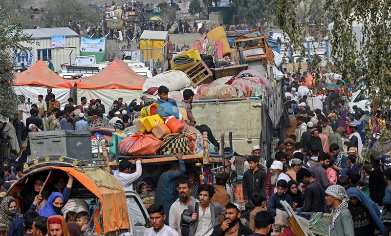 اخراج بیش از ۱۰۰خانواده پناه‌جوی افغان از سوی ایران و پاکستان