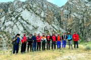 کوهنوردی جوانان در کوه‌های فرخار تخار